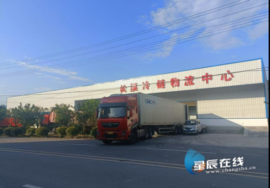 (松溪冷链物流中心正在发货。)